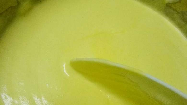 消耗淡奶油之作——淡奶油六寸蛋糕,以切拌的手法拌匀