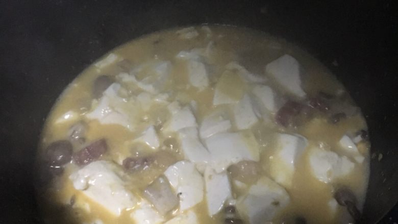 蟹黄豆腐,小火炖煮上5分钟