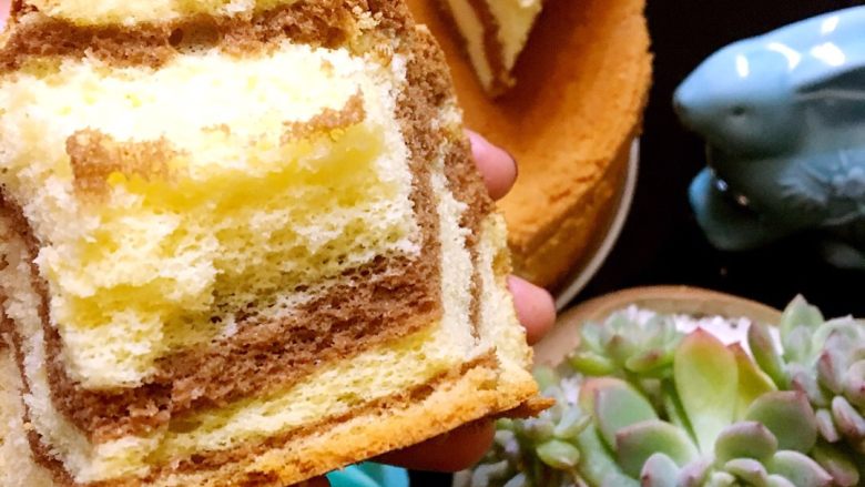 斑马纹戚风蛋糕,细砂糖可以根据个人口味添加或增减哦！