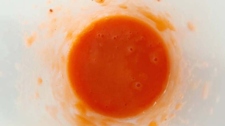 宝宝辅食：山楂胡萝卜果茶-强化宝宝视力，酸酸甜甜好开胃！10M+,用料理棒反复搅打成泥。