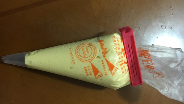 日式豆乳盒,装入裱花袋备用