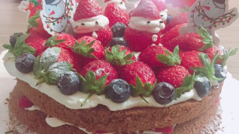 呆萌草莓人裸蛋糕,同事生日我又做了一个！