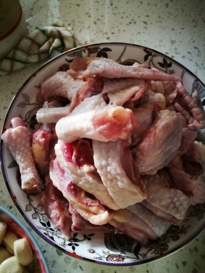 广式砂锅鸡,鸡肉斩块