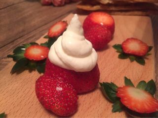 【独家】草莓拿破仑,像什么？你懂的。