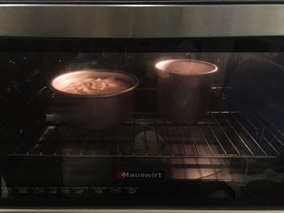 情人节系列一一鲜花蛋白霜蛋糕,烤箱预热120度上下火中层25分钟，转170度20分钟左右