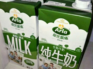 自制酸奶：更美味、更健康！,准备500ml的全脂纯牛奶（一定要使用纯牛奶，不可以用含添加剂的牛奶，如早餐奶、核桃奶等）