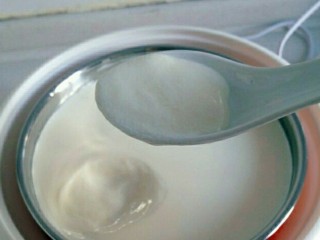 自制酸奶：更美味、更健康！,酸奶凝固后，就可以享受美味啦！（如果将做好的酸奶放入冰箱冷藏12小时，酸奶的凝固及口感会更好！）