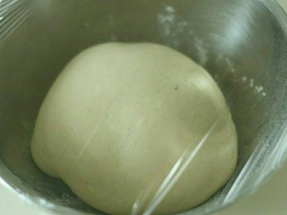 香草杏仁面包,基础发酵，大概50分钟