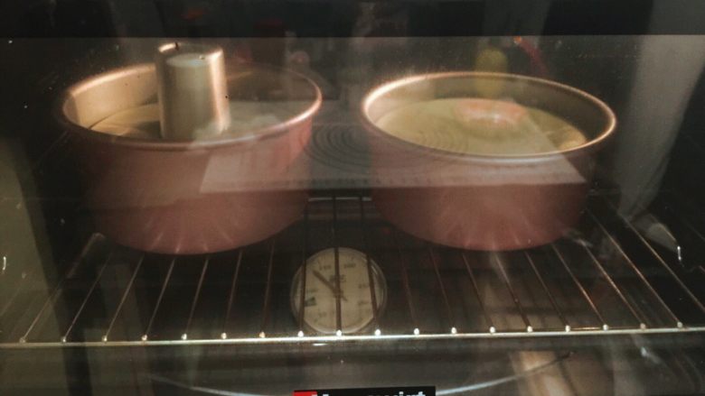 抺茶戚风蛋糕,烤箱预热150度上下火中下层45分钟（视自己烤箱温度调整）