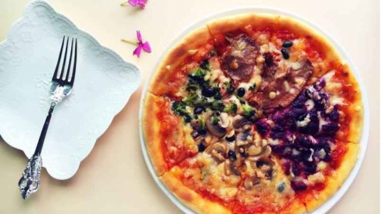 意式四季披萨,趁热吃是最好的呦。