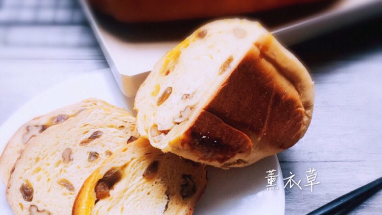 果仁大列巴面包,祝大家都能做出完美的果仁大列巴面包^_^ 