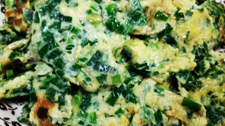韭菜末炒蛋+#春意绿#,这个菜是我的最爱之一。