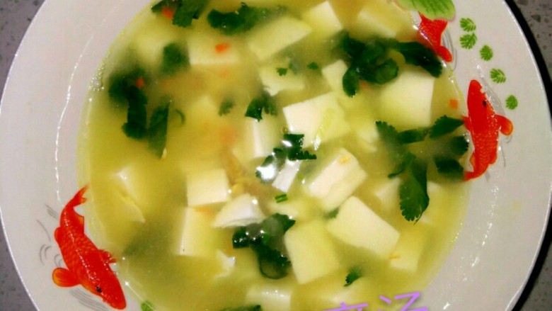 家常风味豆腐,也可以在豆腐汤盛入碗后放入香菜。