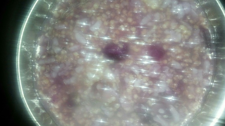 紫署小米粥,好了，看着是不是很有食欲