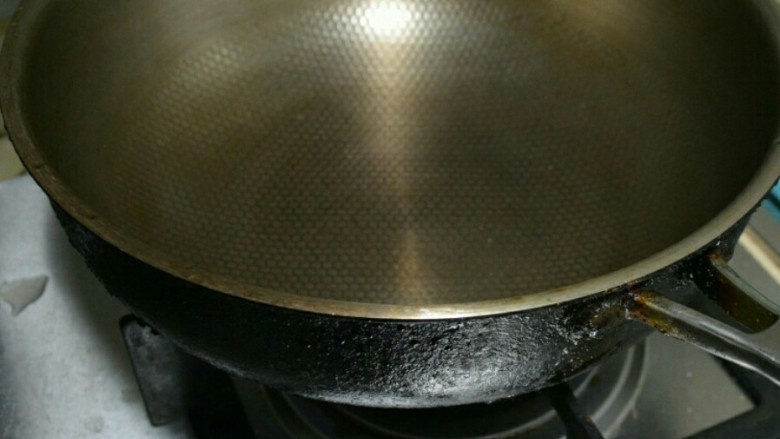 清炒红菜苔,洗干净菜就开始热锅了