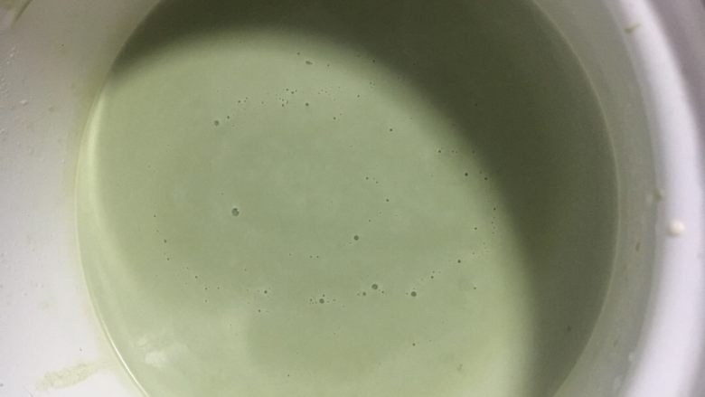 日式抹茶豆腐奶冻,得到细腻的奶液