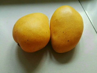 芒果酸奶布丁,熟透的芒果