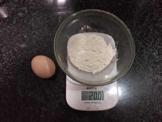 鸡蛋卷饼（配番茄生菜沙拉）,摊饼皮：称量材料