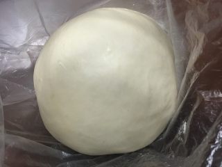 爱心面包,搅拌成一个较为光滑的面团，放入保鲜袋里放冰箱冷藏发酵