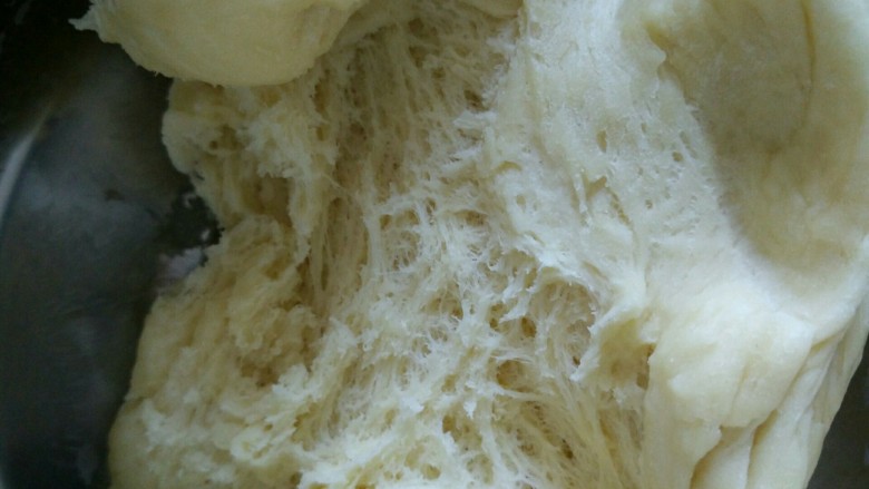 北海道巨蛋面包,看一下发酵好的组织