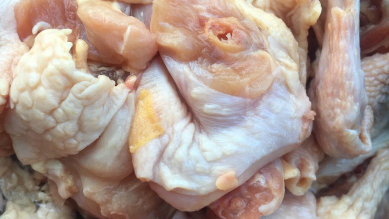 香菇栗子炖鸡,然后沥干水分