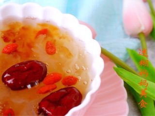 桃胶皂角米炖银耳,出锅，成品，一碗超有营养的甜品汤