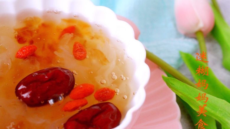 桃胶皂角米炖银耳,出锅，成品，一碗超有营养的甜品汤