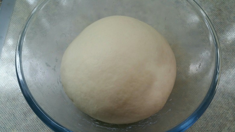 佛卡恰面包,面团发酵至原面团的1.5-2倍大小就可以了