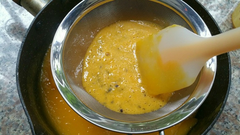 香芒果酱(内附香芒果丹皮做法),过滤百香果果泥