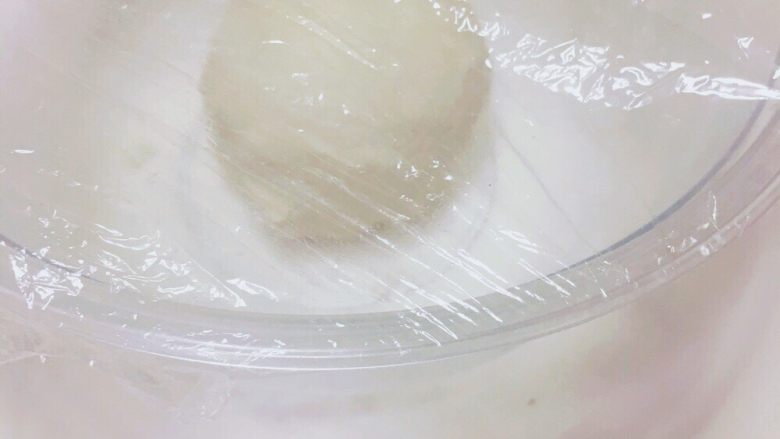 日式米粉比萨											,将面团团成团后，缝口朝下放入面包盆内，盖上保鲜膜。40℃发酵25-35分钟														
														