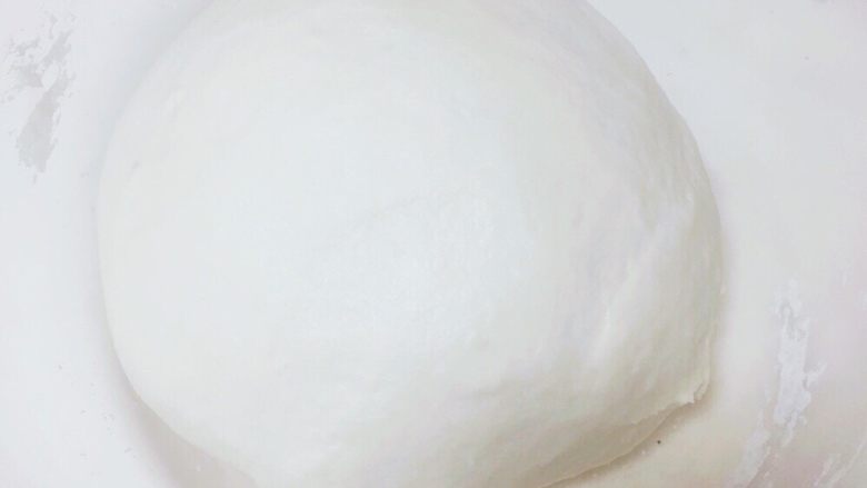 日式米粉比萨											,一次发酵结束了＼(^ω^)／
将面团重新团成团后，缝口，盖上湿毛巾，醒面(十分钟)														
														