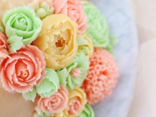 芭比豆沙裱花蛋糕,玫瑰花、毛茛、菊花......