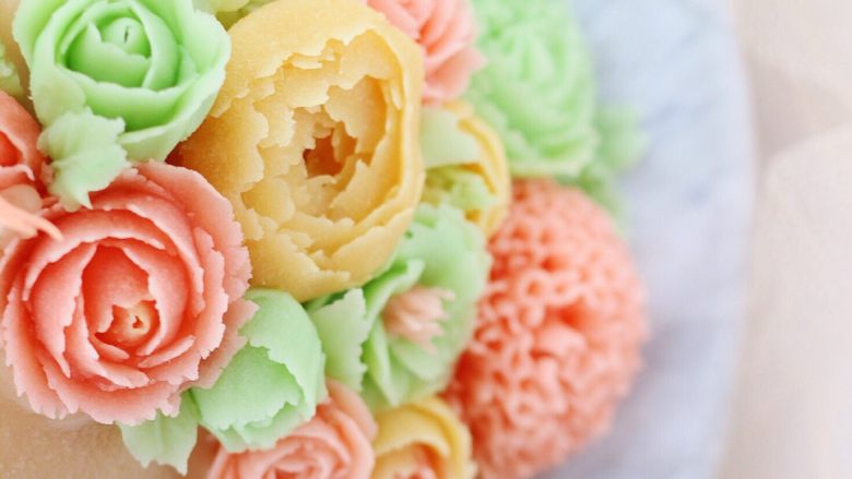 芭比豆沙裱花蛋糕,玫瑰花、毛茛、菊花......