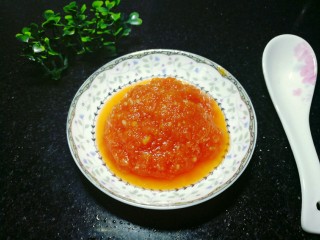 自制番茄酱,自制无添加番茄酱，一次少做点，半月之内吃完，非常美味哦。