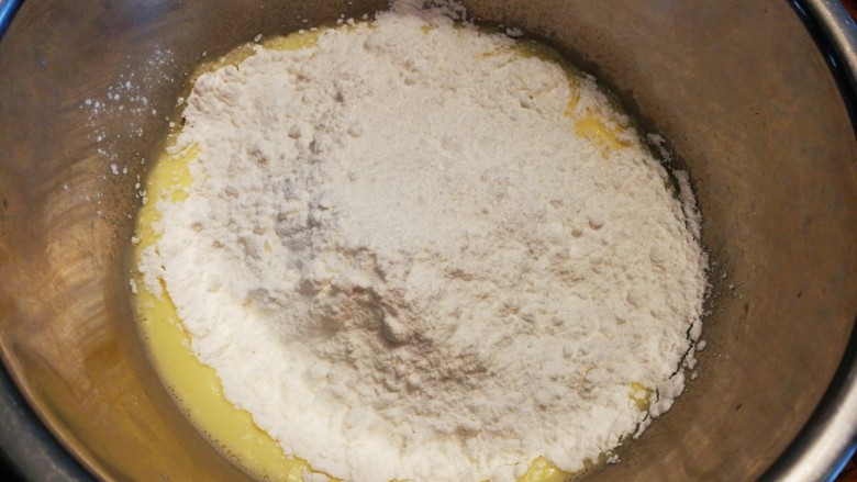 原味Q弹麻薯包,直接倒入麻薯预拌粉和盐