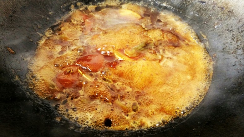可乐鸡腿（无油更健康）,剩余的汤汁和料，在锅中继续烧制。