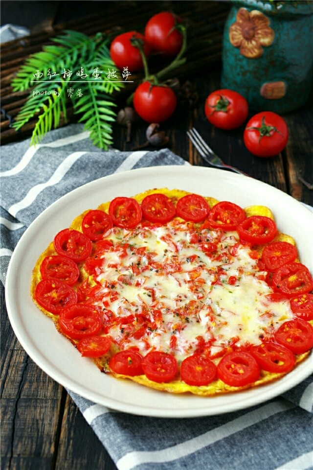 西红柿鸡蛋披萨,盛出，即可食用。