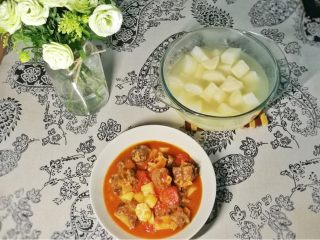 牛尾两吃 | 牛尾萝卜汤&番茄土豆炖牛尾,清甜的萝卜汤配浓郁茄汁牛尾，简直绝配！