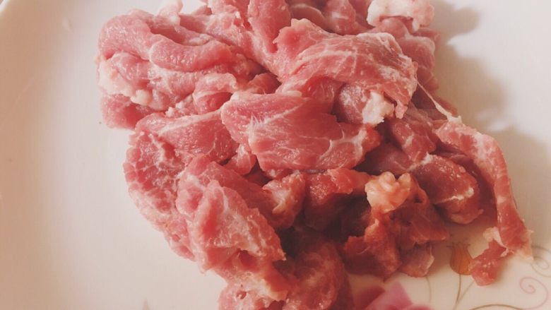 香菇滑肉,猪肉当然也切片片