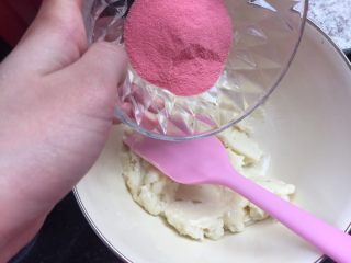 粉色少女的水晶汤圆,加入西瓜粉调味调色
