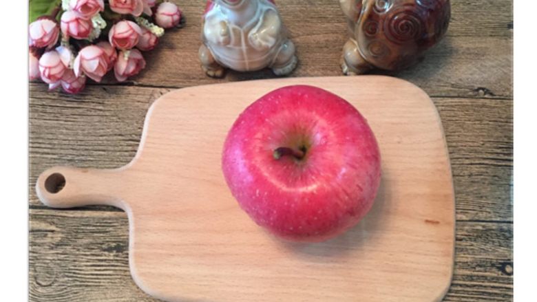 【独家】香脆苹果片,对，你没有看错。食材准备就是一只大<a style='color:red;display:inline-block;' href='/shicai/ 591'>苹果</a>，当然，你爱吃可以烤两只。嘿嘿。