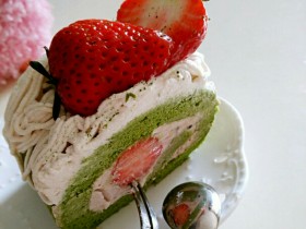 日式抹茶红豆草莓瑞士蛋糕卷（超详细）