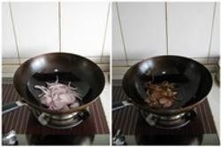 阳春面,3.炸葱油的同时将<a style='color:red;display:inline-block;' href='/shicai/ 526'>面条</a>放入汤锅中煮熟，然后在盛面的碗中放入一勺葱油，放入盐。