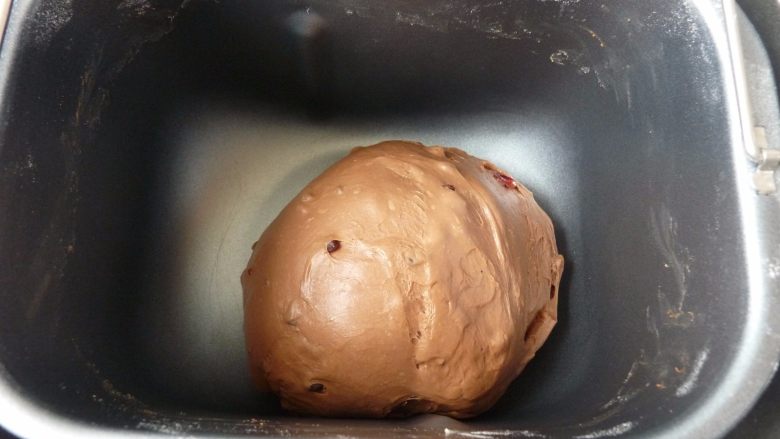 蔓越莓可可包,面团在面包机内