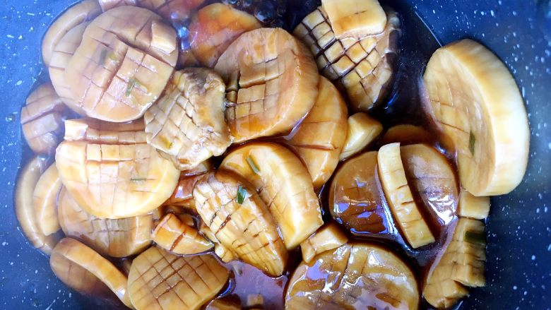 蚝油杏鲍菇,翻炒均匀，至汤汁浓稠时即可出锅