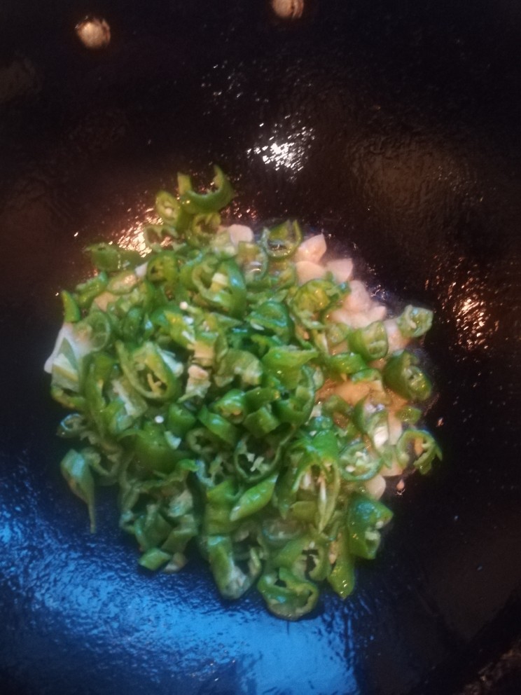 野生香菇,锅吃放油炒佐料