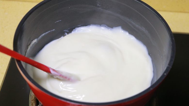 椰奶冻,直至搅拌成细腻顺滑的面糊状