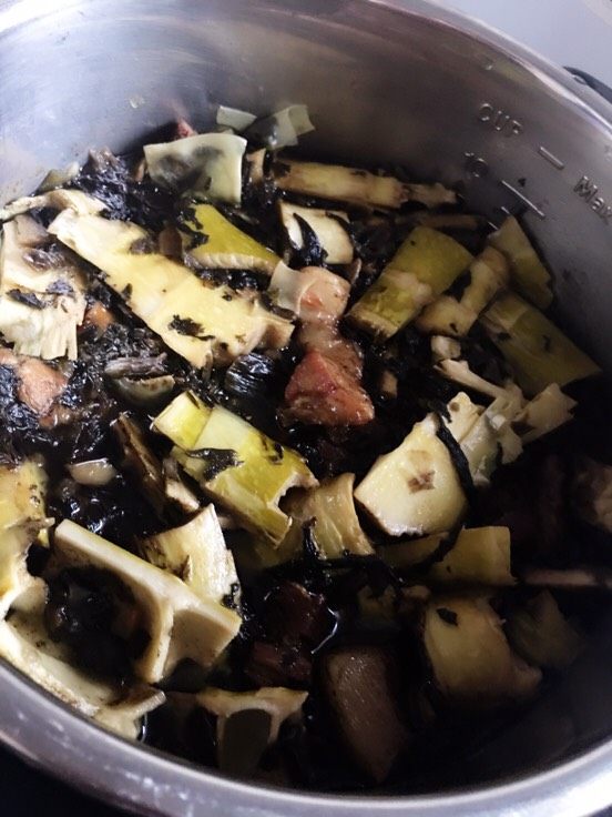 梅菜煨春笋,开锅啦！用电压力锅的好处就是可以让食材快速入味，容易熟透。