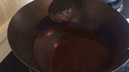 大料辣椒油·大料油·炖菜,两勺高汤入锅
