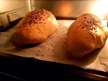 无油版红糖版面包,烤箱175度预热10分钟，面包烤制30分钟175度上下管